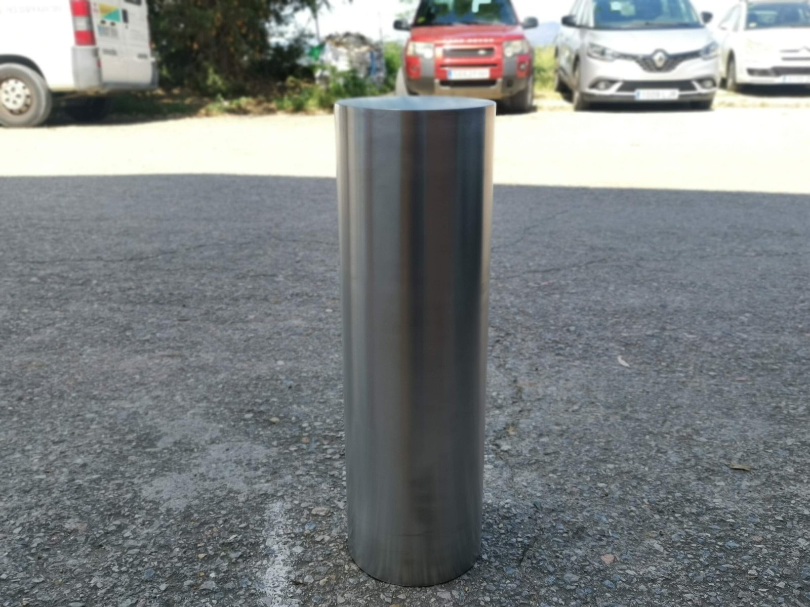 Pilonas de Alta Seguridad: La Solución Eficaz para Limitar el Tráfico Pesado